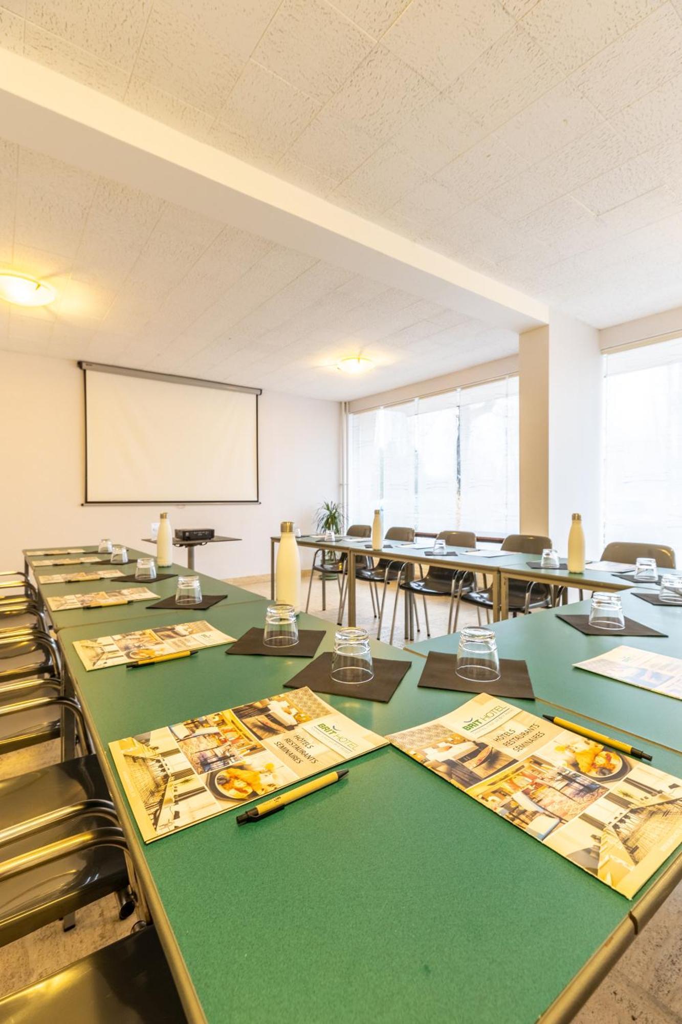 Brit Hotel Le Parc Vichy Bellerive-sur-Allier Exterior foto